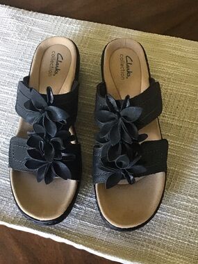Clarks Black Leather Floral Double-Strap Slide Sandals 9M